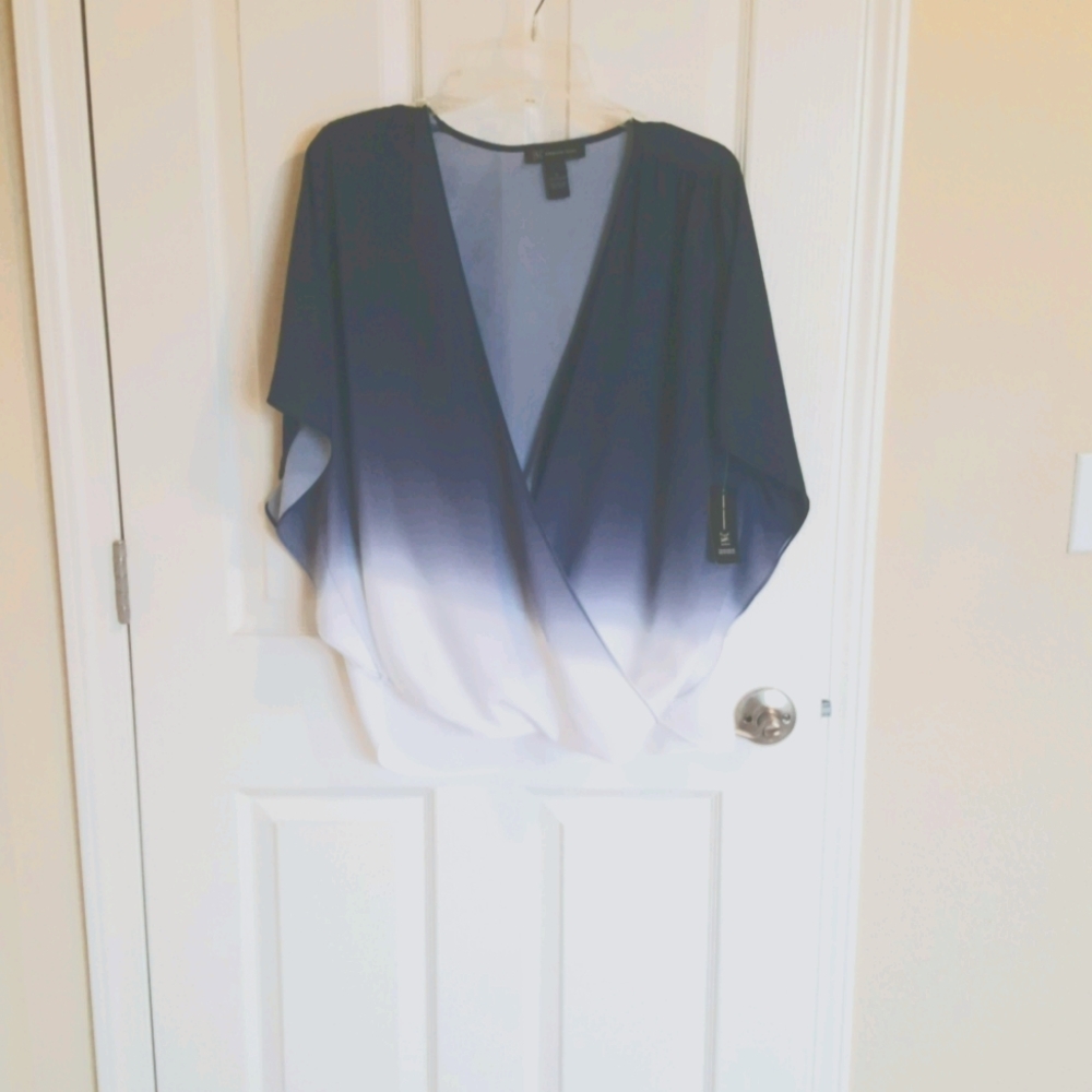 Female Navy and white Inc top